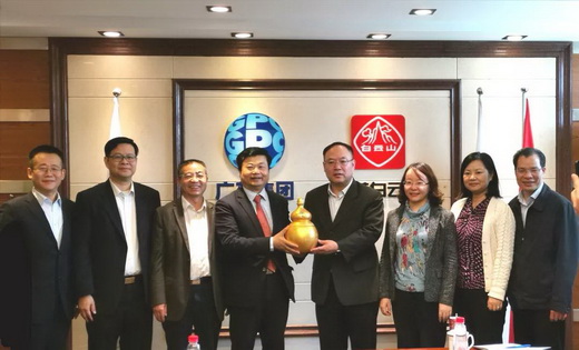 廣西科(kē)技廳廳長(cháng)曹坤華一(yī)行(xíng)到廣藥集團考察