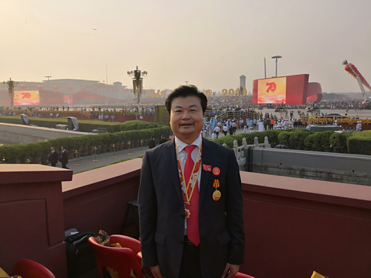 李楚源參加國(guó)慶閱兵(bīng)觀禮：感恩和(hé)奮鬥是最大的(de)感受