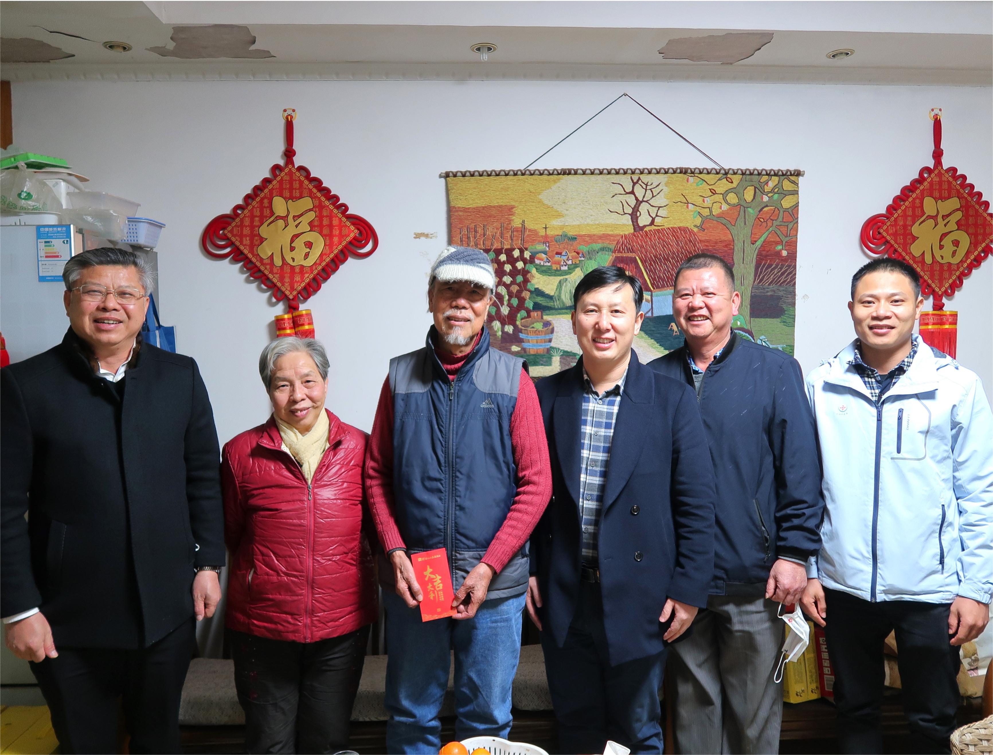 白雲山盈康開展春節前走訪慰問活動