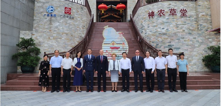 匈牙利國(guó)會常務副主席瑪特勞伊·瑪爾道(dào)一(yī)行(xíng)到廣藥集團考察調研