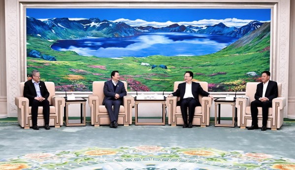 吉林省委書記景俊海、省長(cháng)胡玉亭會見廣藥集團李楚源一(yī)行(xíng)